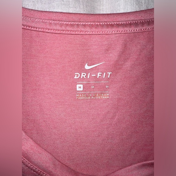 Nike Scoop Neck Dri-Fit Running Short Sleeve Top in Pink Size: M - Picture 3 of 5